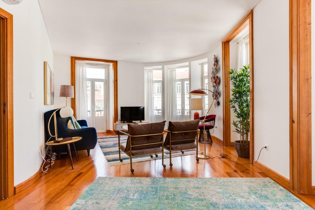 Baixa Beautiful And Luminous 3 Bdr Flat Apartment *