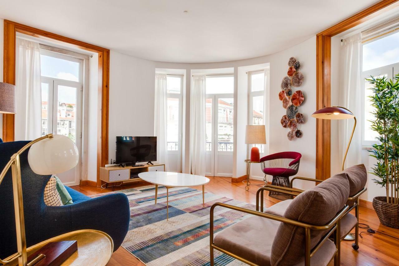 Baixa Beautiful And Luminous 3 Bdr Flat Apartment *